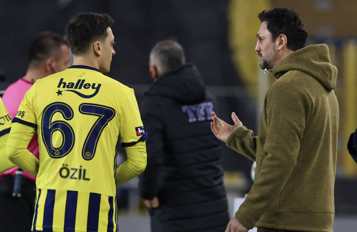 Erol Bulut'u yerin dibine gömdüler: Saha kenarında maçı izliyor