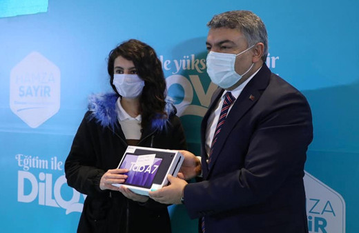 Dilovası’nda tablet dağıtımları devam ediyor