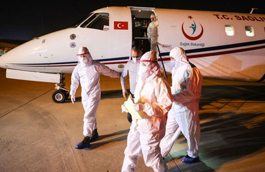 Tanzanya'daki Covid-19 hastası 3 Türk vatandaşı Türkiye'ye getirildi