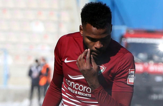 Futbolu bırakıyordu! Boupendza hakkında şaşırtan gerçek