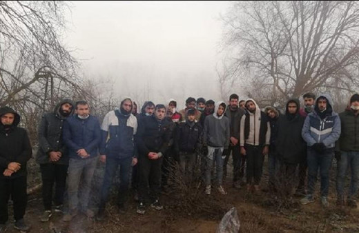 MSB: Meriç Nehri'ndeki adacıkta mahsur kalan 26 göçmen kurtarıldı