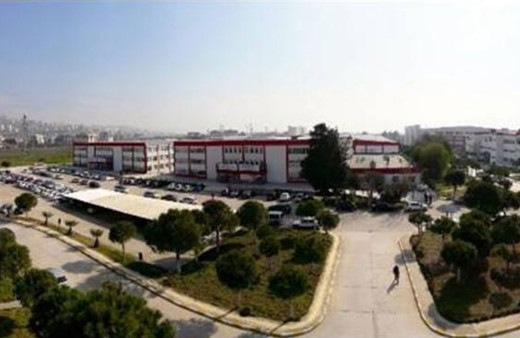 İzmir Katip Çelebi Üniversitesi'nde rektör, dekan ve öğretim görevlileri dahil 27 kişi akraba çıktı