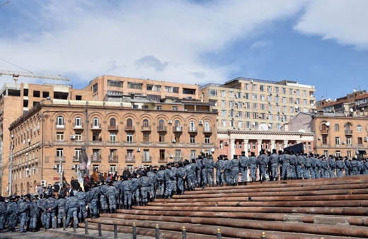 Son dakika Rusya'dan darbe muhtırası sonrası Ermenistan'a itidal çağrısı