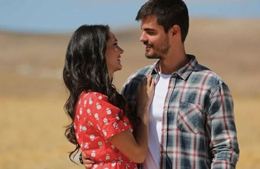 Gönül Dağı Dilek kim oynuyor gerçek adı ne kaç yaşında?