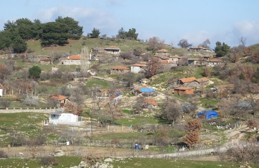 Balıkesir’in hayalet köyü! Sadece iki kişinin yaşadığı köy çöküyor