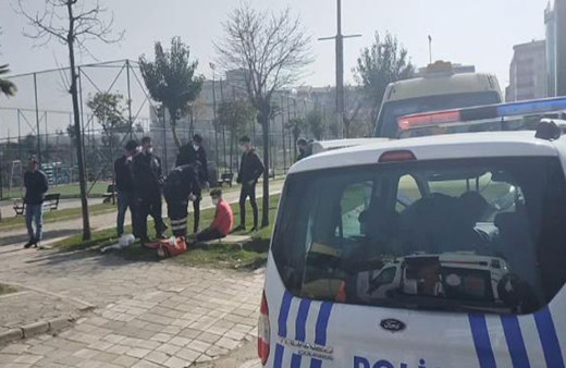 Olay yeri Sultangazi! Sokağa çıkma kısıtlamasında bacağından  bıçaklandı