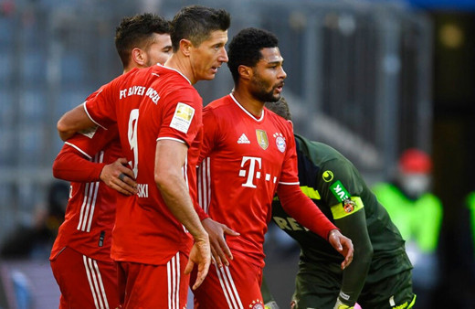 Bayern Münih'in galibiyet, Lewandowski'nin rekor gecesi