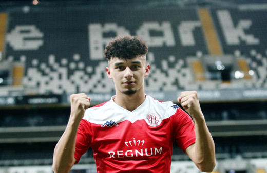 Gökdeniz Bayrakdar: Beşiktaş’tan da teklif geldi