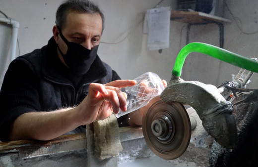 Hatay'da göz ayarıyla yapıp altın suyuna boyuyor! Siparişlere yetişemiyor