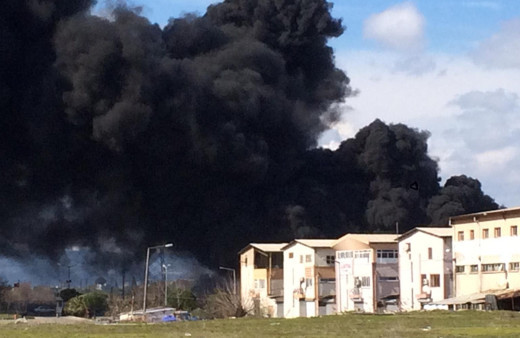 Alev alev yanıyor! Manisa'da dumanlar gökyüzünü sardı