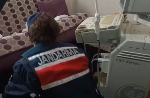 Kocaeli'de apartman dairesinde kürtaj yapan kadın yakalandı