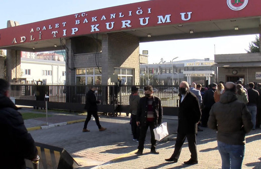 İstanbul'da tartıştığı eşini öldüren zanlı Ankara'da polisten kaçarken otomobilinde intihar etti