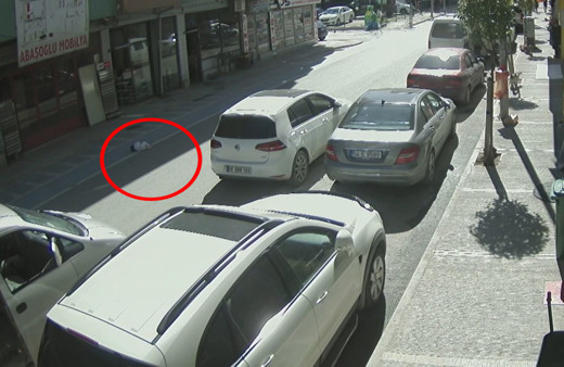 Sakarya'da pencereden düşen çocuk yaralandı