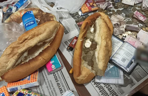 Çorum'da ekmek arasından çıkanları gören şaşkına döndü