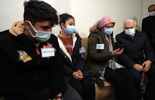 Cumhurbaşkanı Erdoğan Bitlis şehidinin eşi ve çocuklarıyla telefonda görüştü