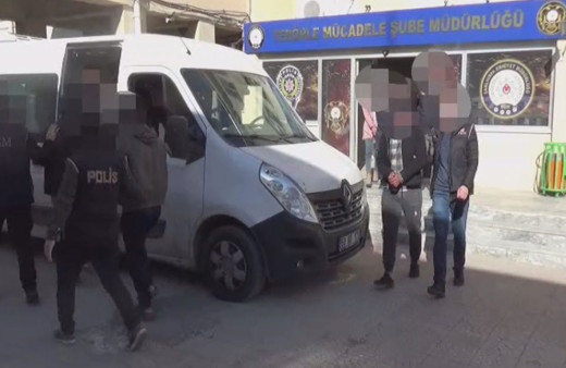 Suriye'den yurda kaçak girmeye çalışan gruptaki PKK/YPG'li terörist patlayıcıyla yakalandı