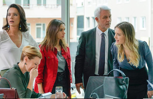 Yasaklı madde bulunmuştu! Gözaltındaki Yasak Elma oyuncusu Ayşegül Çınar'dan yeni gelişme