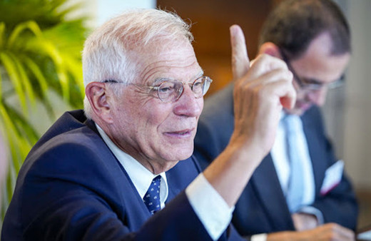 'AB Yüksek Temsilcisi, Ersin Tatar'dan Atatürk portresini ve bayrakları kaldırmasını istedi'