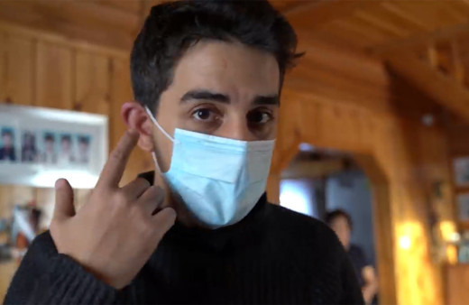 YouTuber Ruhi Çenet kulağından oluyordu