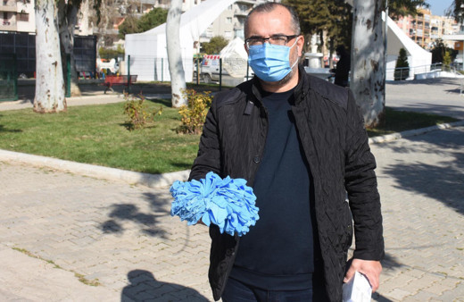 İzmir'de eldiven aldı hayatının şokunu yaşadı! Böylesi görülmedi