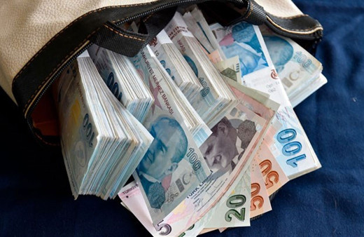 İzmir Katip Çelebi Üniversitesi'nden sendika isyanı proförden çok maaş isteniyor