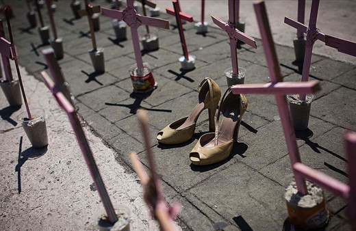 Tecavüz iddialarına karışan kişinin valiliğe aday gösterilmesini protesto ettiler