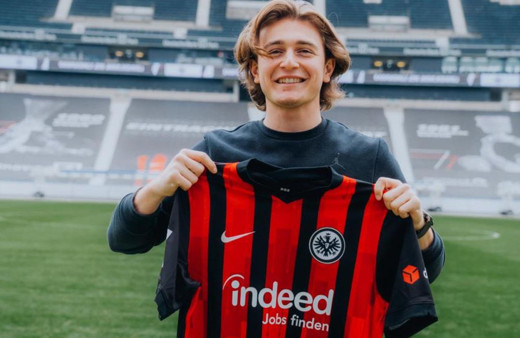 Ali Akman Eintracht Frankfurt’la 4 yıllık sözleşme imzaladı