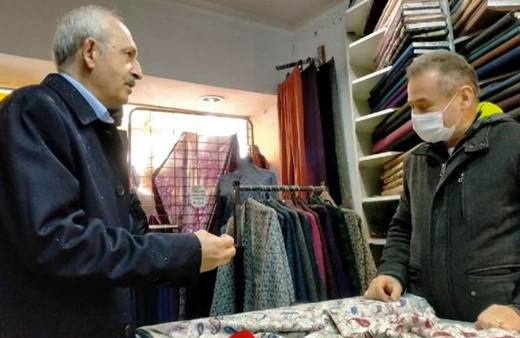 CHP Lideri Kemal Kılıçdaroğlu Uşak'ın Sivaslı ilçesinde esnafı ziyaret etti