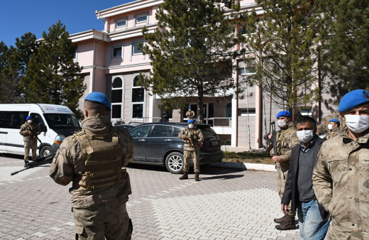 Çorum'da okul servisinde dehşet! Oğluyla kavga eden iki ortaokul öğrencisini öldürdü