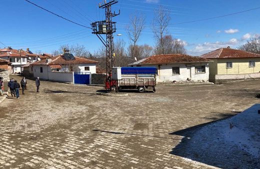 Çorum'da bir kişi oğluyla kavga ettiği iddiasıyla 2 öğrenciyi silahla öldürdü