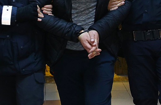 Beyoğlu’nda ‘değnekçi’ operasyonu: 2 gözaltı