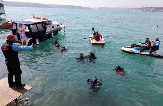 Daha temiz bir çevre için İstanbul Boğazı’na daldılar
