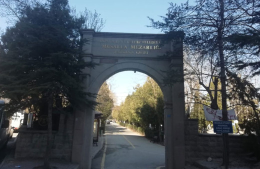 'Kırmızı' kent Konya'da mezarlıklar doldu! En büyük 2 mezarlık defin işlemlerine kapatıldı