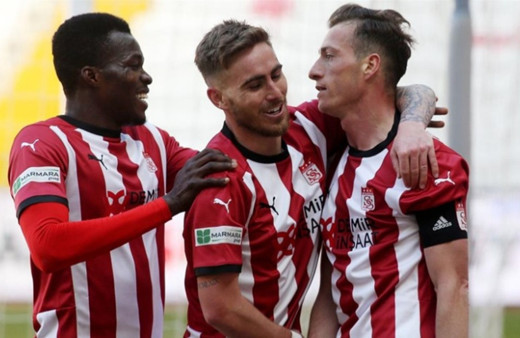 Fatih Karagümrük'ü tek golle geçen Sivasspor 7 maçtır yenilmiyor