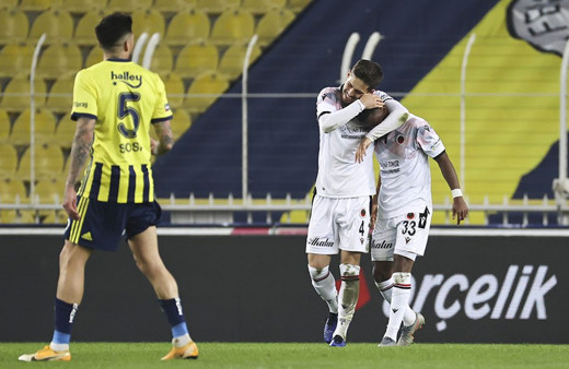 Kadıköy kabusa döndü! Fenerbahçe'den kötü rekor