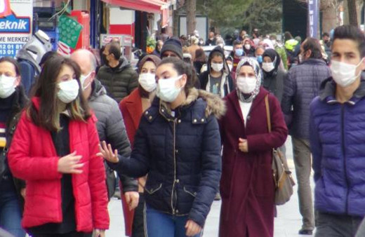 Pfizer CEO'su tarih verdi! Hayat ne zaman normale dönecek? Moderna bir yıl demişti