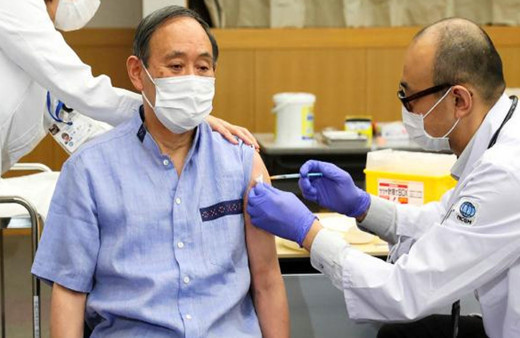 Japonya Başbakanı Suga Yoşihide Kovid-19 aşısı oldu