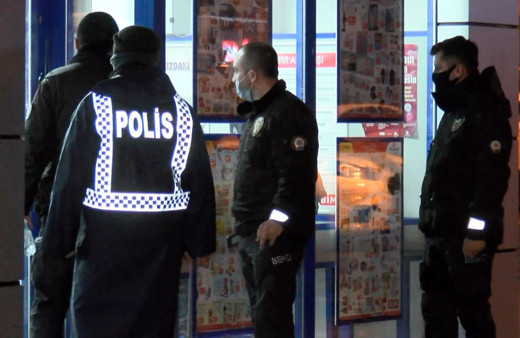 İstanbul Bakırköy'de süpermarkette silahlı soygun