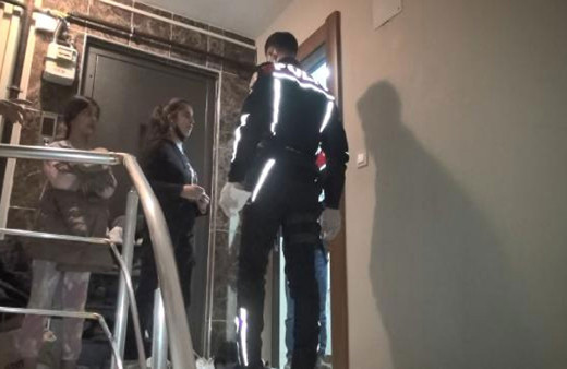 Sosyal medyadan yayın yapacaktı! 15 yaşındaki kız babasının silahıyla kendini vurdu