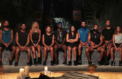 Survivor'dan kimin elendiğini Acun Ilıcalı üzülerek açıkladı adaya veda eden isim...