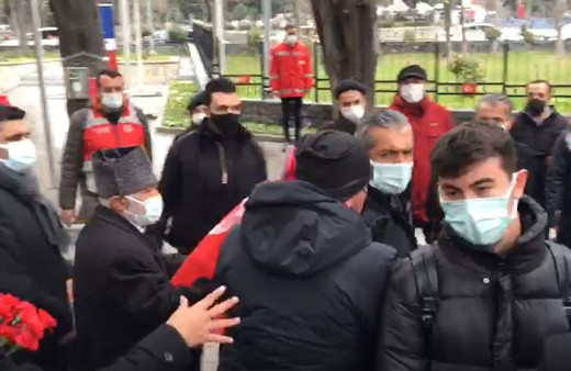 Ekrem İmamoğlu'na İstanbul Edirnekapı Şehitliği'nde şok tepkinin görüntüsü