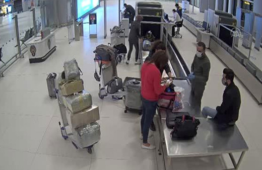 İstanbul Havalimanı'nda yakalandı! Kovid-19 tedavisinde kullanılan ilaç valizinden çıktı