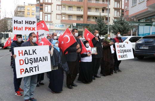 Diyarbakır anneleri, yürüyüş yaptı! "HDP kapanacak analar kazanacak"