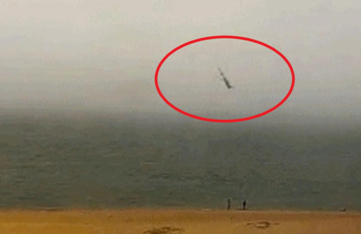 Çin'de turist taşıyan helikopter denize çakıldı 3 ölü