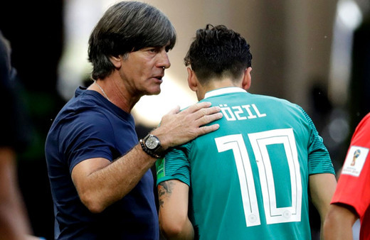 Erol Bulut'u topa tutan Serhat Akın: Löw Fenerbahçe'yi çok seviyor