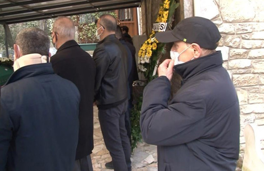 Üsküdar'da cenaze töreninde 'helal etmiyorum' diyen kişi uzaklaştırıldı