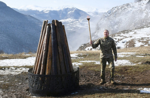 Azerbaycan Cumhurbaşkanı Aliyev Nevruz ateşini işgalden kurtarılan Şuşa'da yaktı