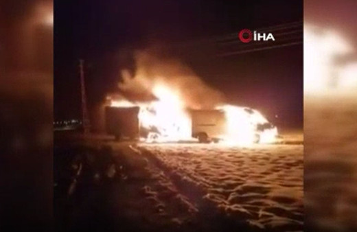 Ağrı'da terör örgütü PKK sempatizanları, AK Partili vatandaşların araçlarını yaktı