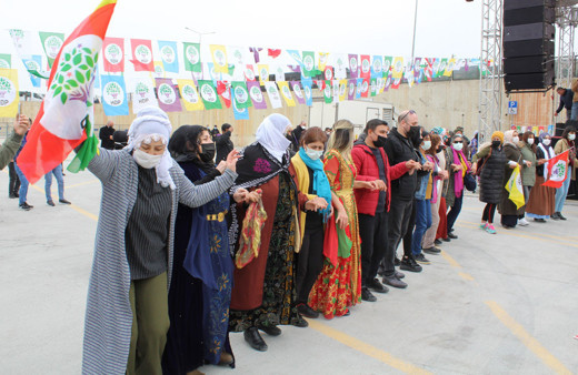 HDP’den sosyal mesafesiz Nevruz kutlaması