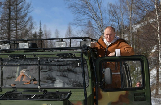 Putin, hafta sonu tatilini Savunma Bakanı ile Sibirya’da geçirdi renkli pozlar